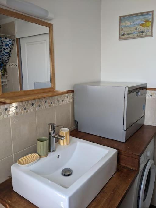 Appartement Calme A 300 M De La Plage-Centre Ville - Quiet Appartment 300 M Near City And Beach 메르레뱅 외부 사진